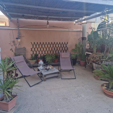 La Casa Di Melina - Home Book & Green Lovely Terrace Pachino Exterior foto